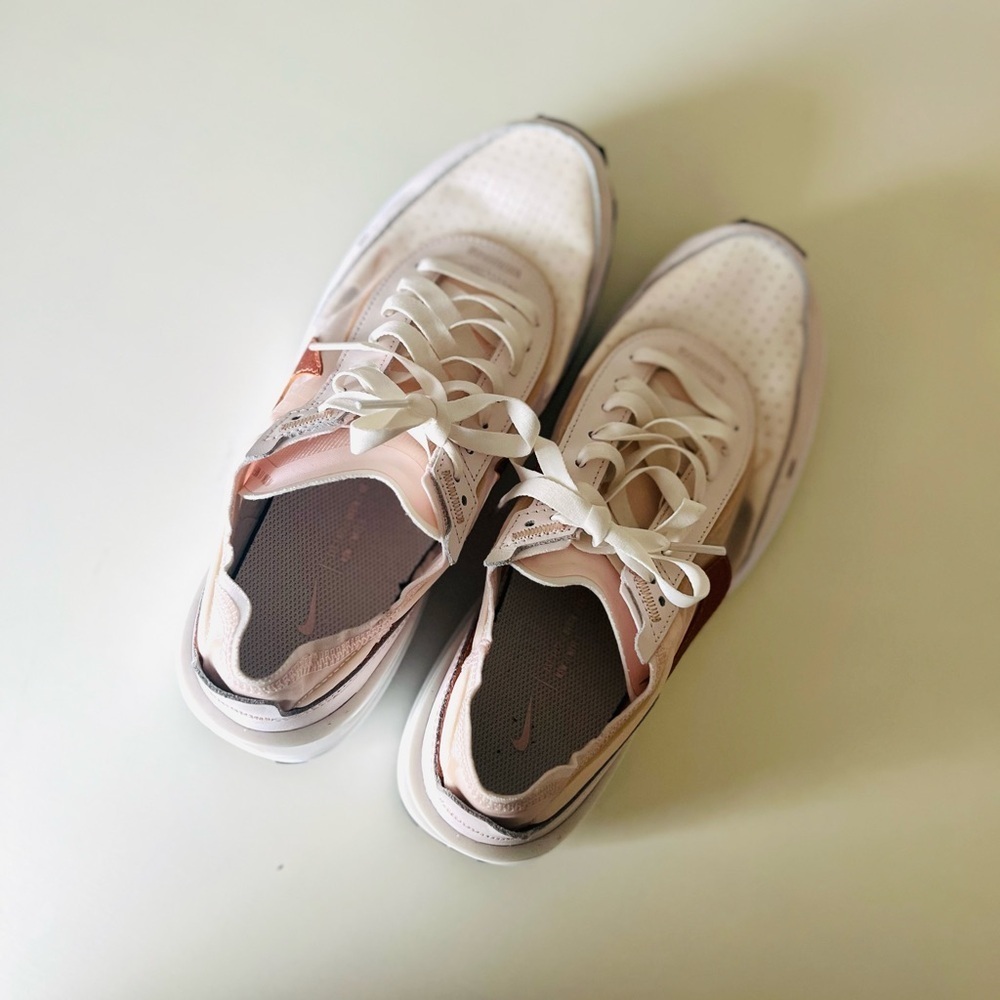 Nike Women's Waffle one essential casual Sneakers - Picture 6 of 7